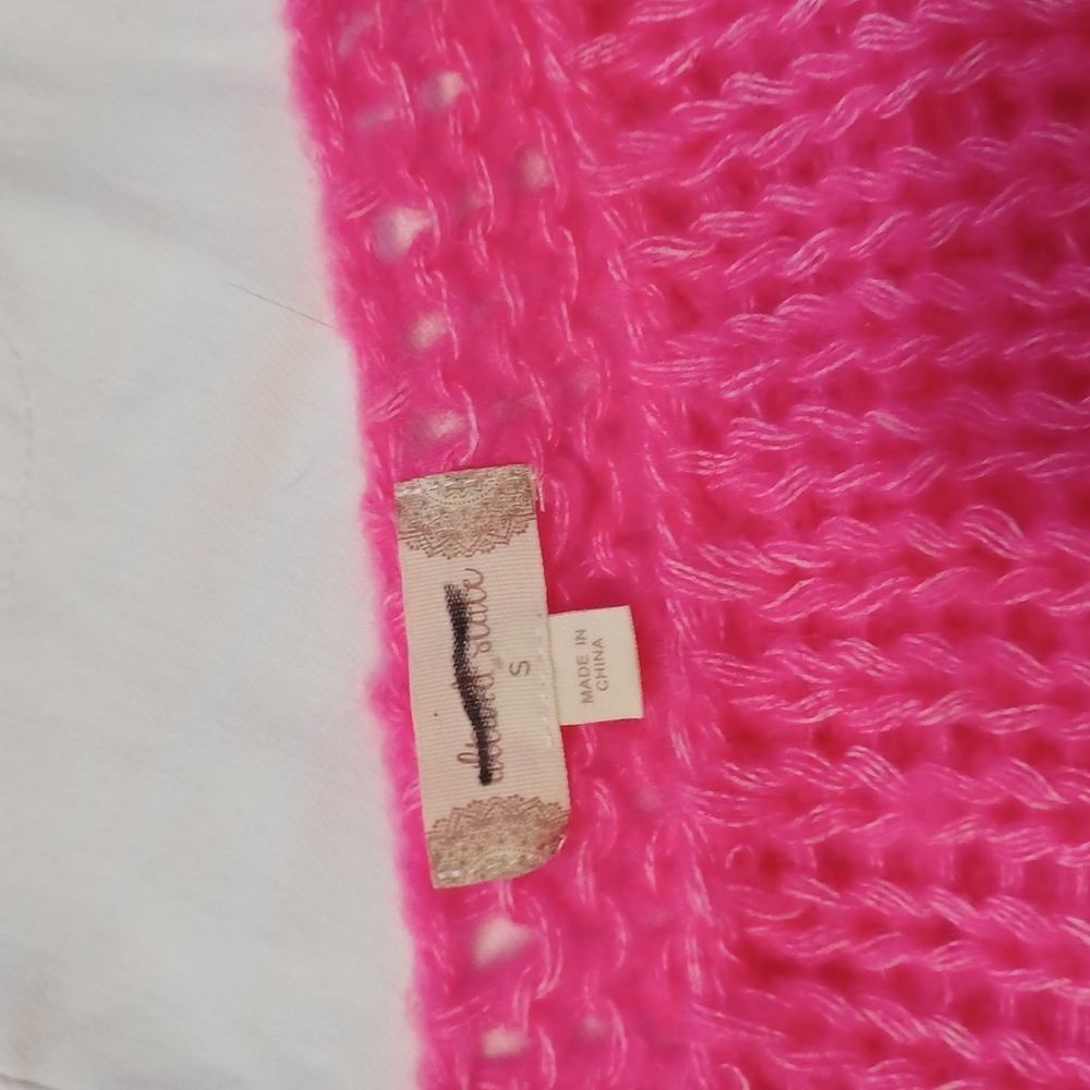 Beautiful Sweter Soft And Comfortable Size S - image 5